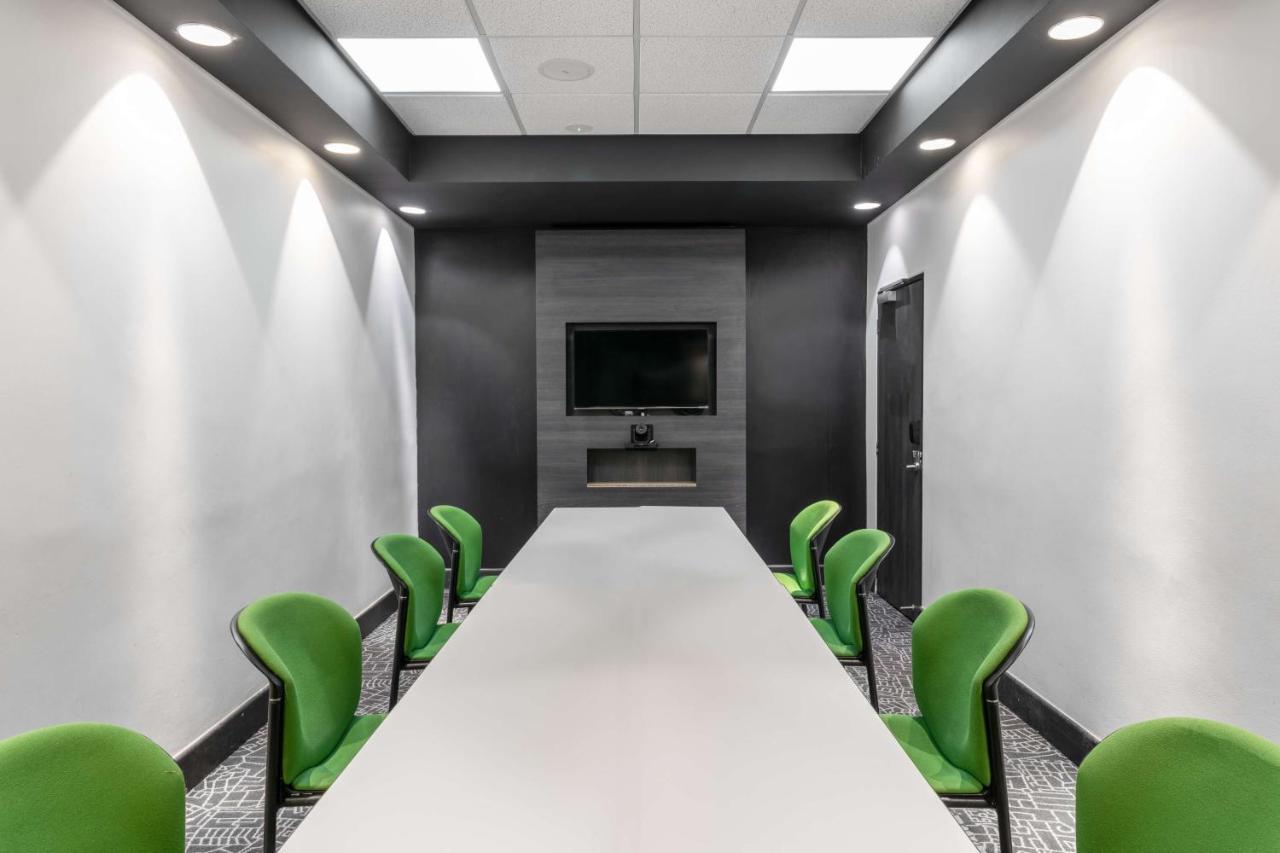 Park Inn by Radisson Polokwane Bagian luar foto