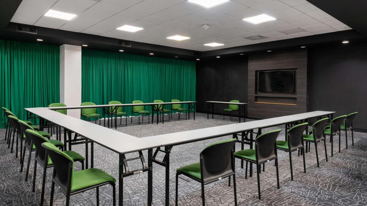 Park Inn by Radisson Polokwane Bagian luar foto